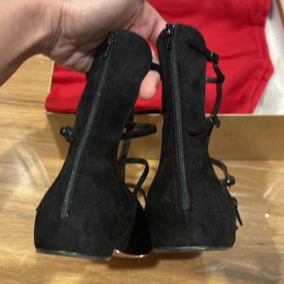 Louboutin velour strap flat shoes size 37 or 7 - Picture 2 of 10